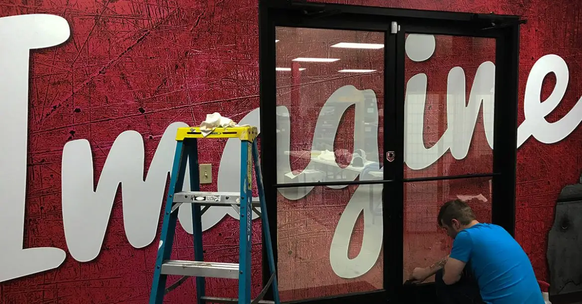 10-Most-Eye-Catching-Places-to-Use-Environmental-Graphics-4